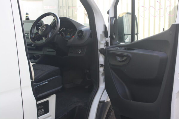 MERCEDES BENZ SPRINTER VS30 05/2018-2024 LEFT FRONT DOOR MOULDING - Image 12