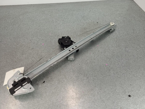 LDV DELIVER 9 07/2020-2024 LEFT FRONT DOOR REGULATOR ASSEMBLY - Image 3