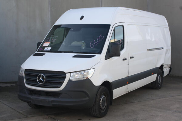 MERCEDES BENZ SPRINTER VS30 05/2018-2024 LEFT FRONT DOOR MOULDING - Image 3