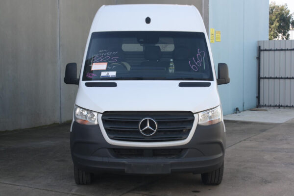MERCEDES BENZ SPRINTER VS30 05/2018-2024 LEFT FRONT DOOR MOULDING - Image 5