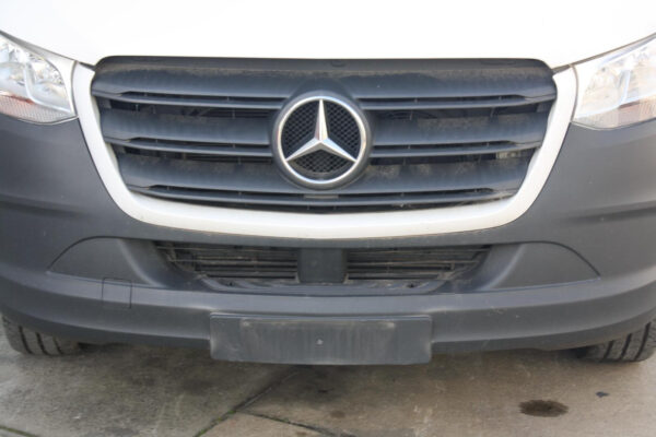 MERCEDES BENZ SPRINTER VS30 05/2018-2024 LEFT FRONT DOOR MOULDING - Image 7