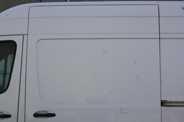 MERCEDES BENZ SPRINTER VS30 05/2018-2024 LEFT FRONT DOOR MOULDING - Image 9