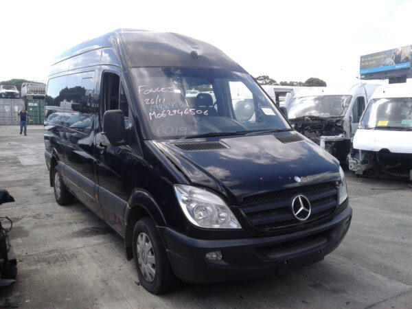 MERCEDES BENZ SPRINTER 10/2006-09/2013 RIGHT BUMPER FOGLAMP - Image 3