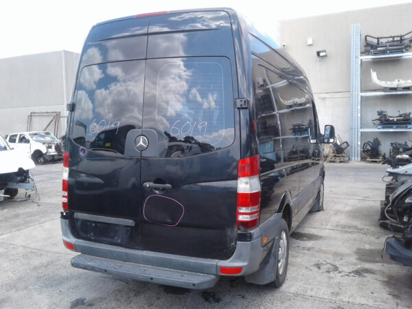 MERCEDES BENZ SPRINTER 10/2006-09/2013 RIGHT BUMPER FOGLAMP - Image 4