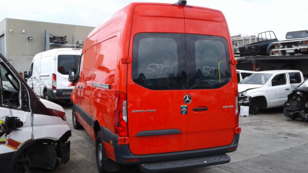 MERCEDES BENZ SPRINTER VS30 05/2018-2024 KEYLESS ENTRY CONTROL MODULE RECEIVER - Image 4