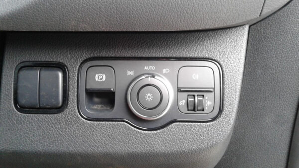 MERCEDES BENZ SPRINTER VS30 05/2018-2024 KEYLESS ENTRY CONTROL MODULE RECEIVER - Image 11