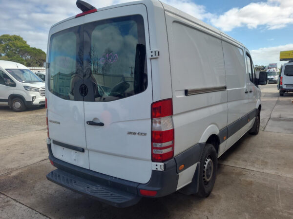 MERCEDES BENZ SPRINTER NCV3 10/2006-04/2018 BARN DOOR RUBBER SEAL LOW ROOF - Image 5