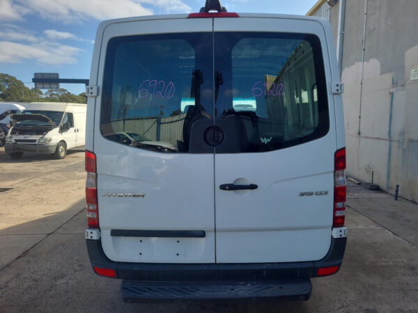 MERCEDES BENZ SPRINTER NCV3 10/2006-04/2018 BARN DOOR RUBBER SEAL LOW ROOF - Image 8