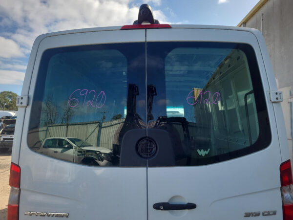 MERCEDES BENZ SPRINTER NCV3 10/2006-04/2018 BARN DOOR RUBBER SEAL LOW ROOF - Image 9